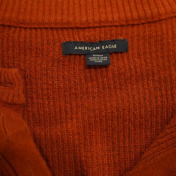 American Eagle Rust Red Button Down Crew Neck Sweater Size Medium - Picture 2 of 3